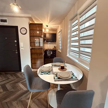 център 2 Διαμέρισμα *